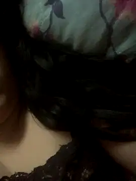 Snapshot of Roubi99six chatting on 12-14-25, 05:57 Roubi99six online show from 12-14-25, 05:57