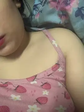 Snapshot of Roubi99six chatting on 12-19-25, 09:00 Roubi99six online show from 12-19-25, 09:00