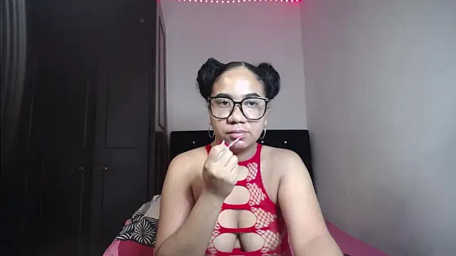 Kristynsmith online show from 09-17-25, 04:03