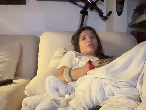 Snapshot of dddasani chatting on 10-12-25, 02:21 dddasani online show from 10-12-25, 02:21