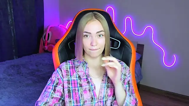 LaraKrein lk online show from 10-16-25, 04:19