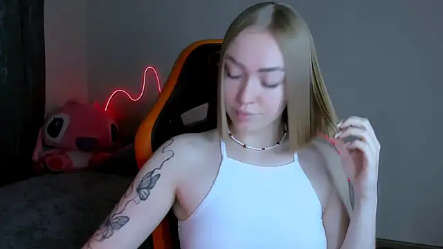 LaraKrein lk online show from 10-23-25, 06:17