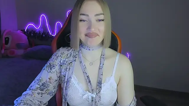 LaraKrein lk online show from 12-14-25, 04:12