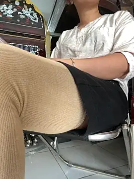 sharon-Hanna online show from 10-13-25, 03:06