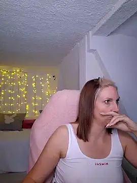 Snapshot of SexyJulia21 chatting on 02-10-25, 12:08 SexyJulia21 online show from 02-10-25, 12:08