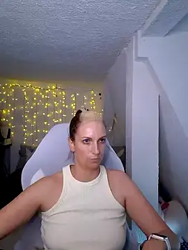 Snapshot of SexyJulia21 chatting on 03-07-25, 12:45 SexyJulia21 online show from 03-07-25, 12:45