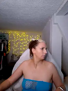 Snapshot of SexyJulia21 chatting on 03-13-25, 12:13 SexyJulia21 online show from 03-13-25, 12:13