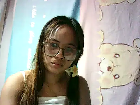 Snapshot of Katrina_Summer chatting on 12-15-25, 08:46 Katrina Summer online show from 12-15-25, 08:46