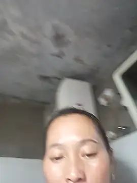 Snapshot of Bianly chatting on 10-08-25, 01:20 Bianly online show from 10-08-25, 01:20