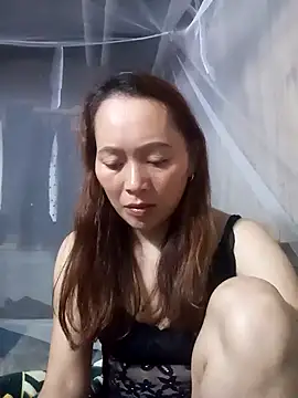 Snapshot of Bianly chatting on 10-18-25, 12:28 Bianly online show from 10-18-25, 12:28