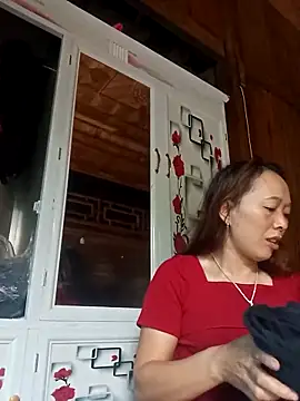 Snapshot of Bianly chatting on 10-21-25, 12:44 Bianly online show from 10-21-25, 12:44