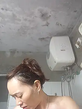 Snapshot of Bianly chatting on 11-05-25, 11:21 Bianly online show from 11-05-25, 11:21