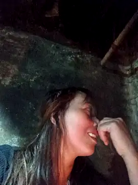 Snapshot of Bianly chatting on 11-06-25, 01:45 Bianly online show from 11-06-25, 01:45