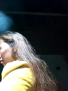 Snapshot of Bianly chatting on 12-15-25, 12:09 Bianly online show from 12-15-25, 12:09