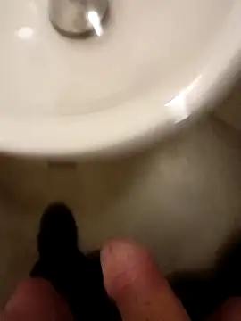 69dagosto online show from 10-25-25, 03:58