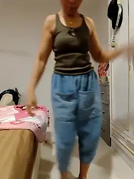 Snapshot of Mama_Eva_1 chatting on 05-02-26, 01:10 Mama Eva 1 online show from 05-02-26, 01:10