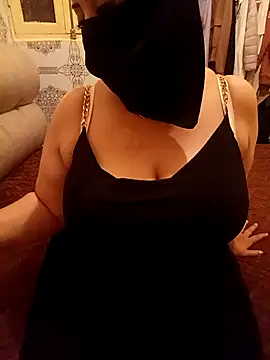 Snapshot of mayakhalyfaa chatting on 09-20-25, 12:55 mayakhalyfaa online show from 09-20-25, 12:55