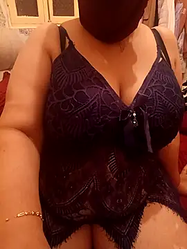 Snapshot of mayakhalyfaa chatting on 10-05-25, 10:51 mayakhalyfaa online show from 10-05-25, 10:51