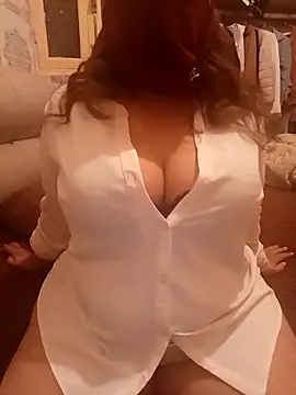 Snapshot of mayakhalyfaa chatting on 10-31-25, 12:33 mayakhalyfaa online show from 10-31-25, 12:33