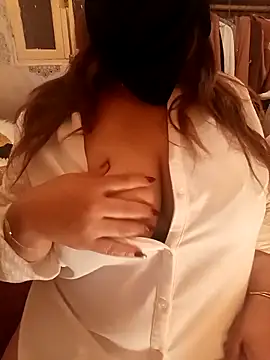 Snapshot of mayakhalyfaa chatting on 12-05-25, 01:14 mayakhalyfaa online show from 12-05-25, 01:14