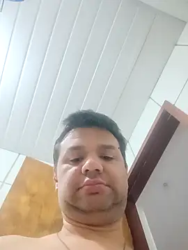 Snapshot of Crocante_Hot chatting on 11-11-25, 09:09 Crocante Hot online show from 11-11-25, 09:09