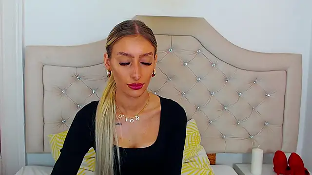 NatalieSensual online show from 11-04-25, 09:19