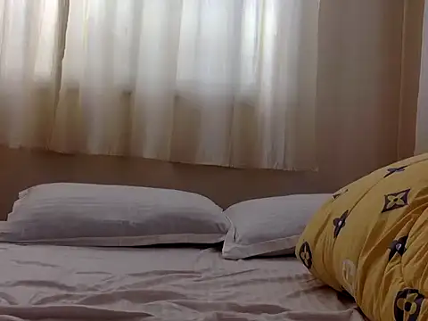 Snapshot of tutu101 chatting on 12-17-25, 08:53 tutu101 online show from 12-17-25, 08:53