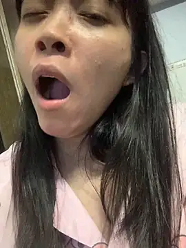 Snapshot of Minee1202 chatting on 09-08-25, 04:06 Minee1202 online show from 09-08-25, 04:06