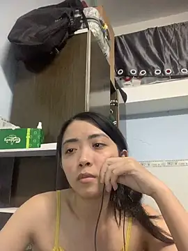 Snapshot of Minee1202 chatting on 09-21-25, 07:10 Minee1202 online show from 09-21-25, 07:10