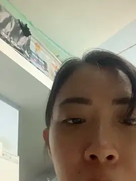 Snapshot of Minee1202 chatting on 09-24-25, 04:21 Minee1202 online show from 09-24-25, 04:21