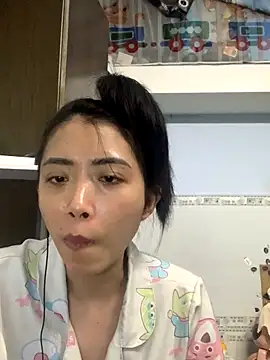 Snapshot of Minee1202 chatting on 10-08-25, 07:17 Minee1202 online show from 10-08-25, 07:17