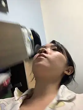 Snapshot of Minee1202 chatting on 10-10-25, 08:13 Minee1202 online show from 10-10-25, 08:13