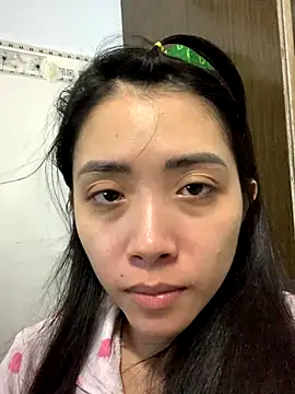 Snapshot of Minee1202 chatting on 10-19-25, 02:18 Minee1202 online show from 10-19-25, 02:18