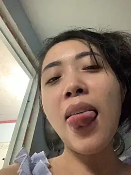 Snapshot of Minee1202 chatting on 10-29-25, 06:26 Minee1202 online show from 10-29-25, 06:26