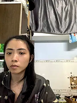 Snapshot of Minee1202 chatting on 10-31-25, 04:46 Minee1202 online show from 10-31-25, 04:46