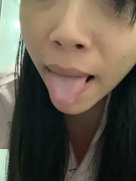 Snapshot of Minee1202 chatting on 11-06-25, 12:55 Minee1202 online show from 11-06-25, 12:55