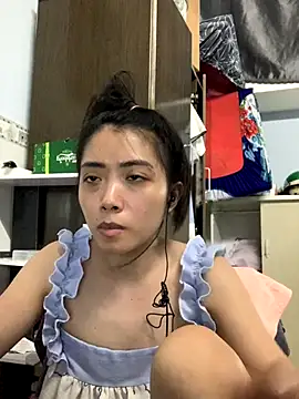 Snapshot of Minee1202 chatting on 11-10-25, 03:27 Minee1202 online show from 11-10-25, 03:27