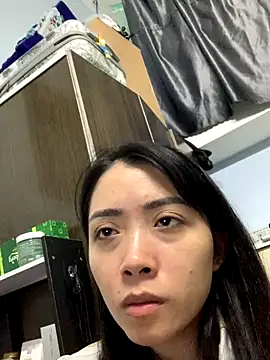 Snapshot of Minee1202 chatting on 11-19-25, 04:18 Minee1202 online show from 11-19-25, 04:18