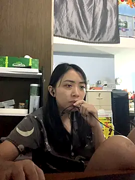 Snapshot of Minee1202 chatting on 12-16-25, 02:27 Minee1202 online show from 12-16-25, 02:27