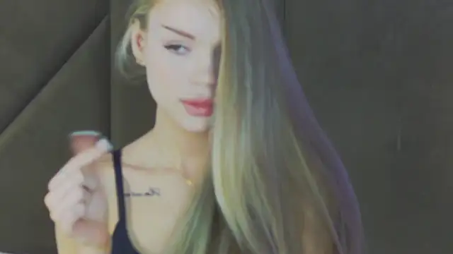 Snapshot of MarilynNova chatting on 04-25-26, 04:26 MarilynNova online show from 04-25-26, 04:26