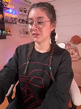 Snapshot of Sharon_07 chatting on 11-11-25, 11:38 Sharon 07 online show from 11-11-25, 11:38