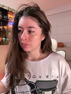 Snapshot of Sharon_07 chatting on 11-21-25, 12:21 Sharon 07 online show from 11-21-25, 12:21