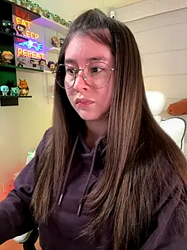 Snapshot of Sharon_07 chatting on 11-26-25, 11:28 Sharon 07 online show from 11-26-25, 11:28