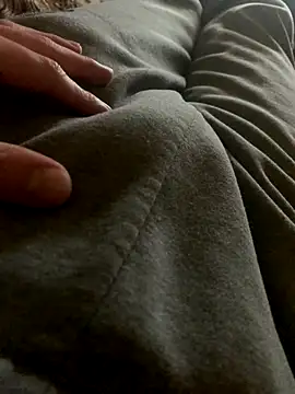 MuzzyFacing online show from 11-28-25, 10:40