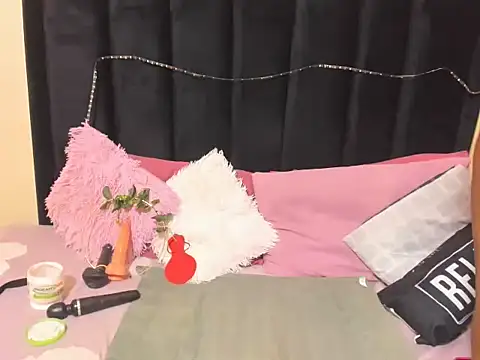 AmazingDarkDoll online show from 02-14-26, 11:18