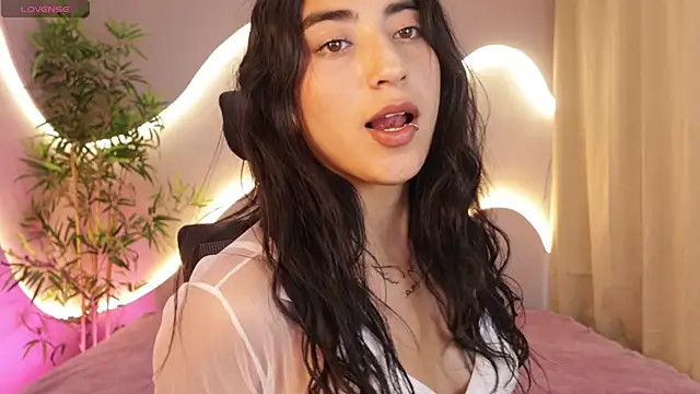 Emma and Issac online show from 04-20-26, 10:11