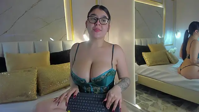 VioletaMaddox online show from 01-06-26, 04:16