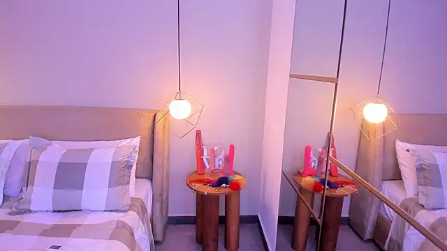 Zammy Sanz online show from 11-30-25, 03:27