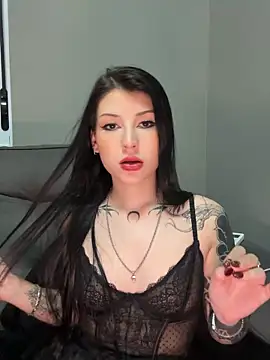 Snapshot of Privad_ravenna chatting on 06-15-26, 06:37 Privad ravenna online show from 06-15-26, 06:37