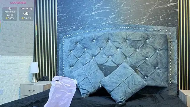 Snapshot of violett__golden chatting on 09-23-25, 11:24 violett  golden online show from 09-23-25, 11:24